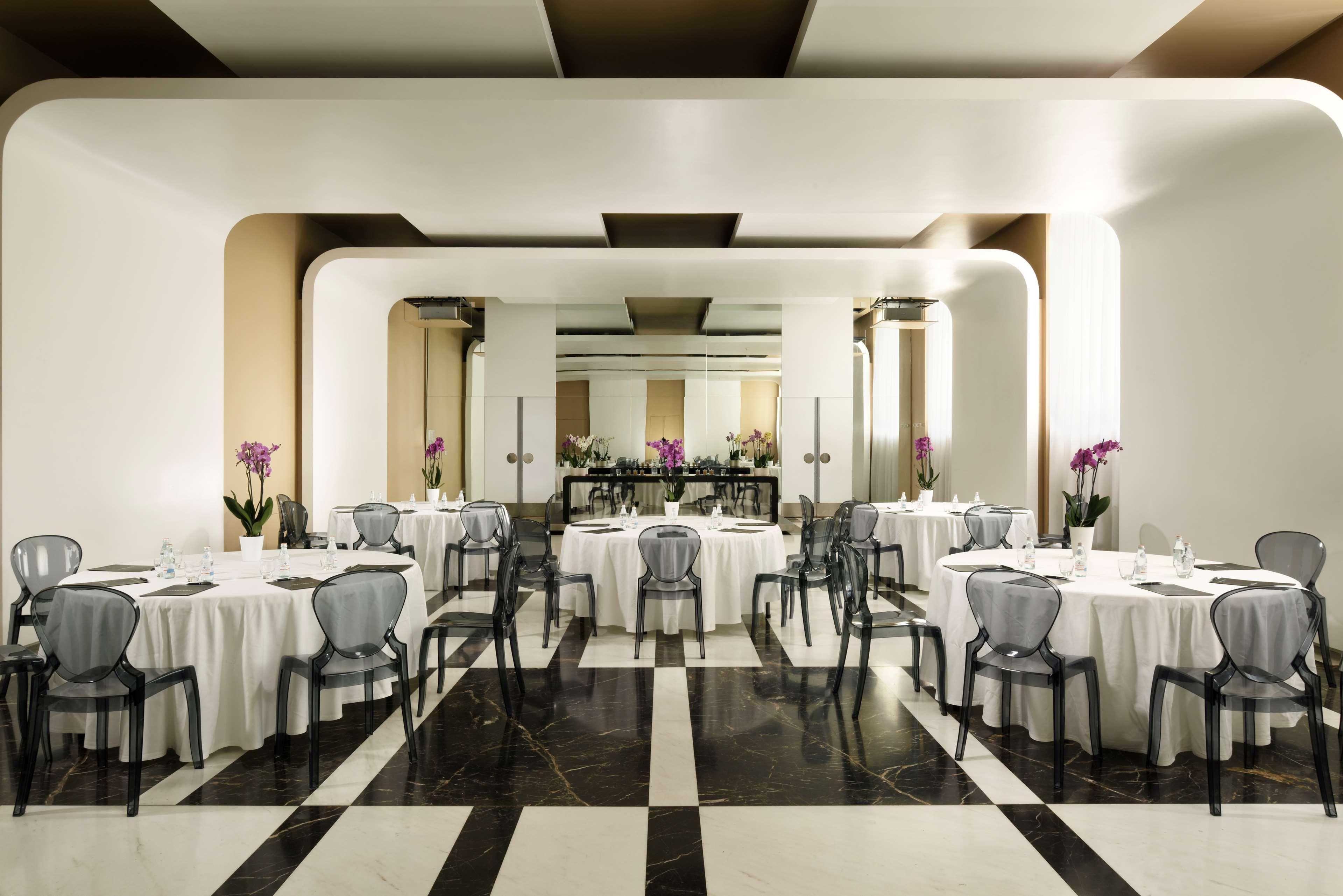 Palazzo Montemartini Rome, A Radisson Collection Hotel Bagian luar foto The interior of the restaurant