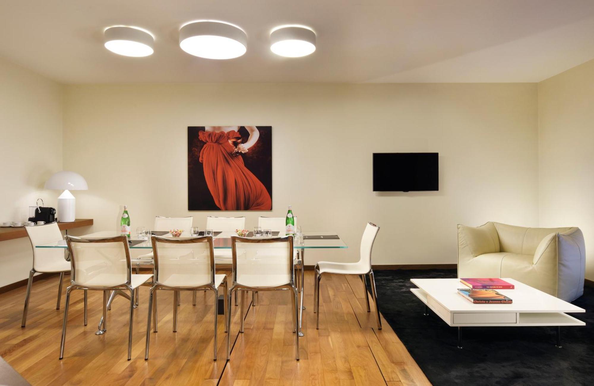 Palazzo Montemartini Rome, A Radisson Collection Hotel Bagian luar foto A suite at the hotel