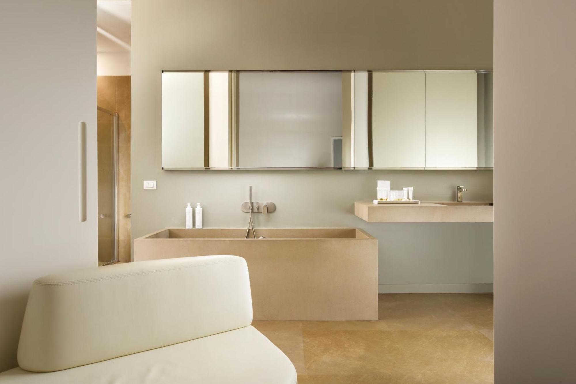 Palazzo Montemartini Rome, A Radisson Collection Hotel Ruang foto Bathroom