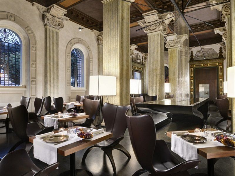 Palazzo Montemartini Rome, A Radisson Collection Hotel Bagian luar foto The interior of the restaurant