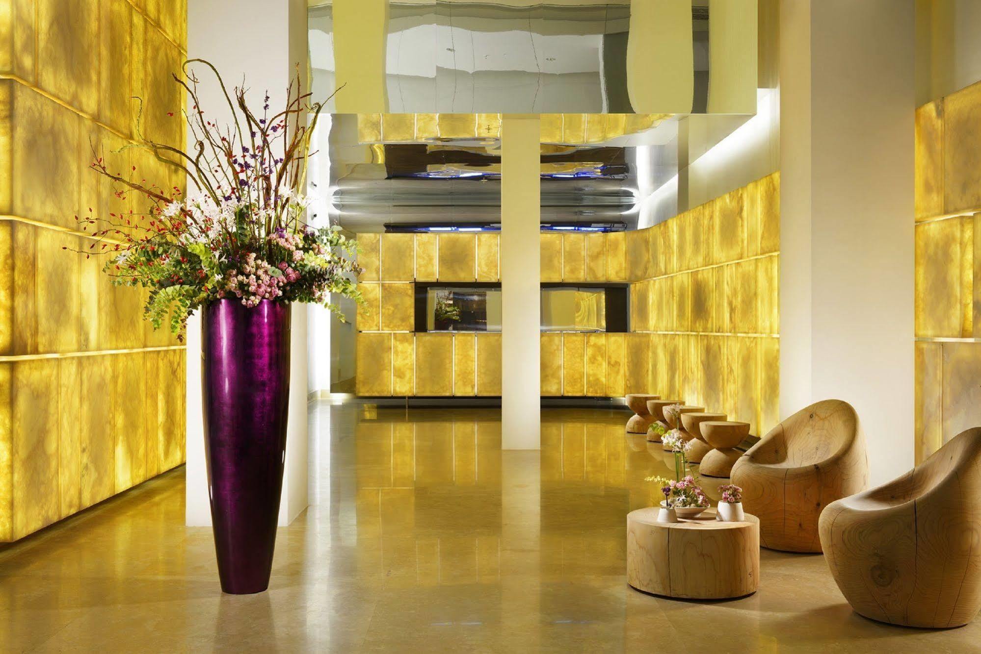 Palazzo Montemartini Rome, A Radisson Collection Hotel Bagian luar foto Interior of the hotel