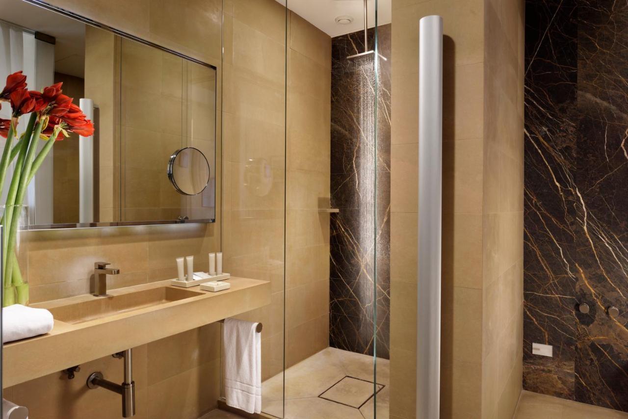 Palazzo Montemartini Rome, A Radisson Collection Hotel Bagian luar foto